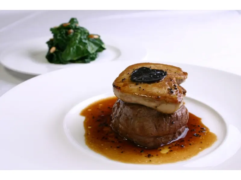 Filetto di vitello con champignons al tartufo bian