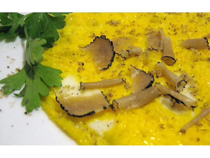 Frittata con tartufi neri